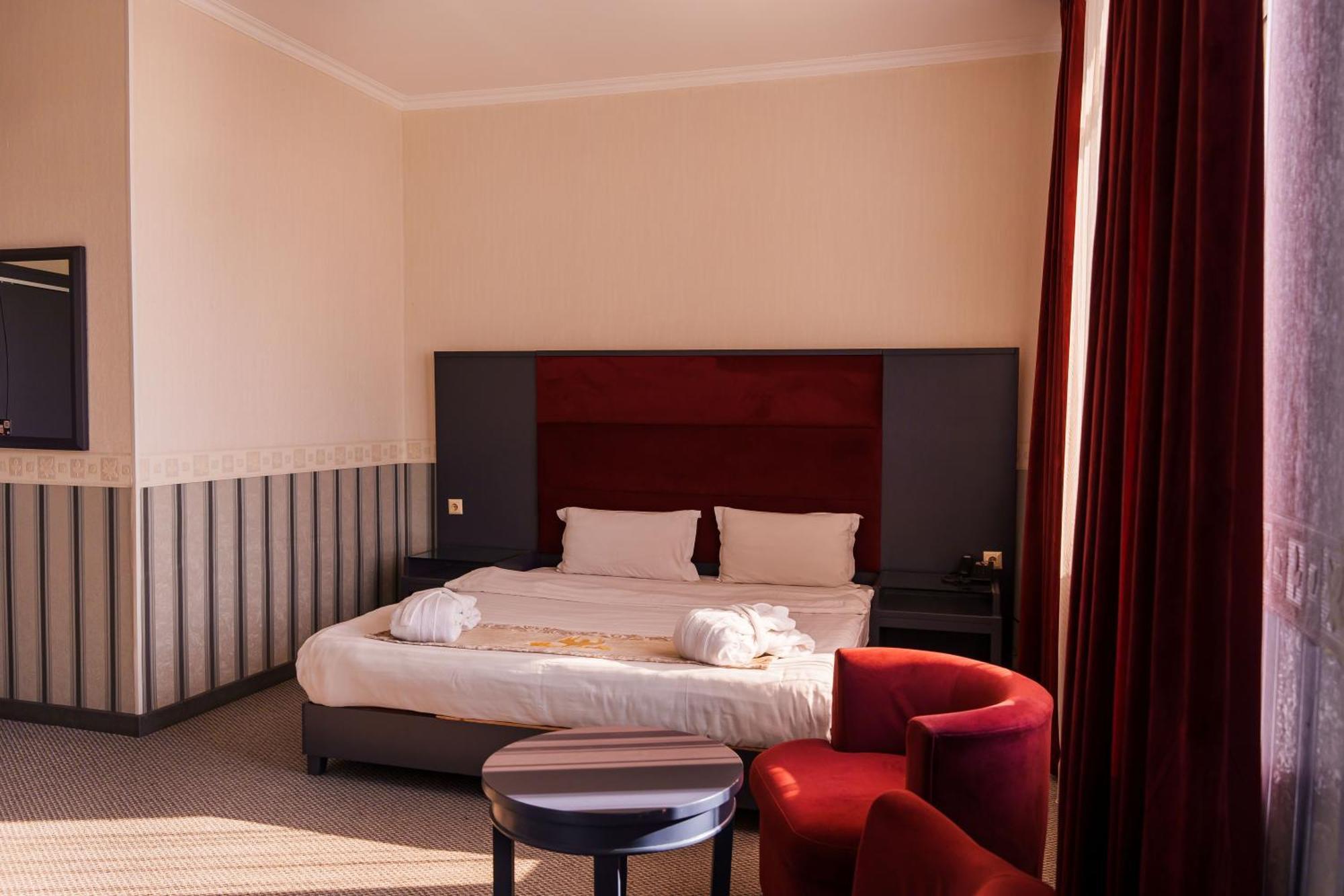 Almaty Grand Erbil Hotel Екстериор снимка